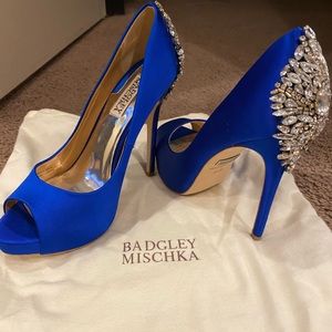 Badgley Mischka 6.5 heels silk blue worn once